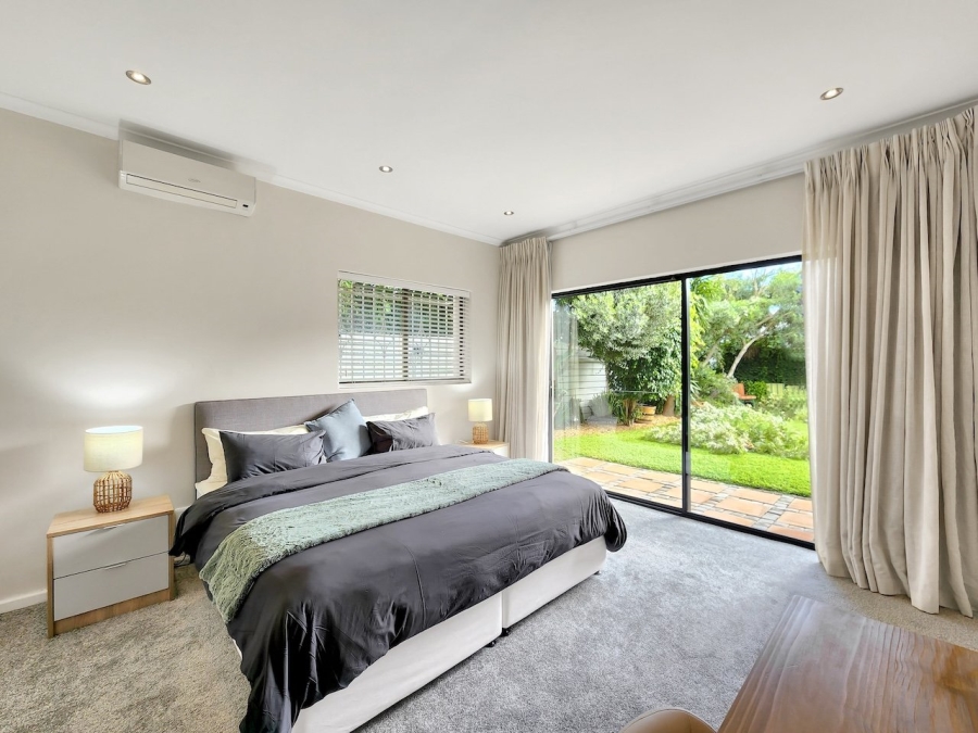To Let 7 Bedroom Property for Rent in Camps Bay Western Cape